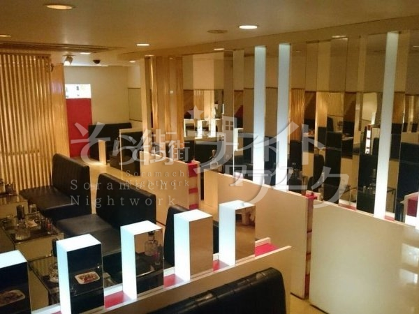 香川県高松市古馬場町9－24徳庄ビル５F　CLUB MAU（クラブ　マウ）　店内客席