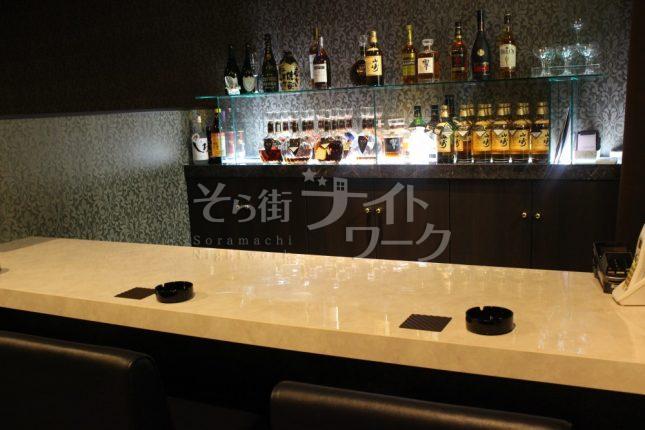 倉敷市阿知２丁目18-3　エール館倉敷Ⅱ 2Ｆ 【スナック】Lounge 天音（らうんじ　あまね）　カウンター席