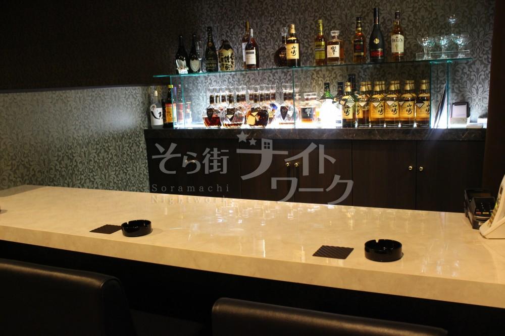 倉敷市阿知２丁目18-3　エール館倉敷Ⅱ 2Ｆ 【スナック】Lounge 天音（らうんじ　あまね）　カウンター席