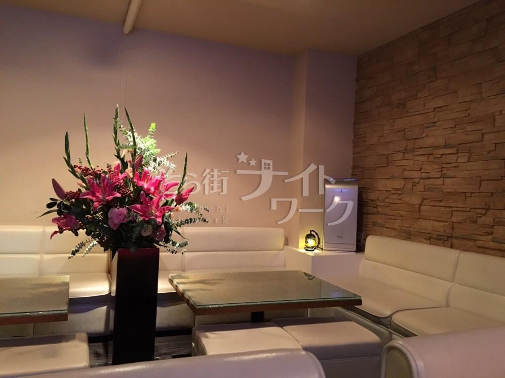 【スナック】Eloge（エロージュ）☆岡山市北区中央町1-26　ウェストリバー西川MOSAIC 2F