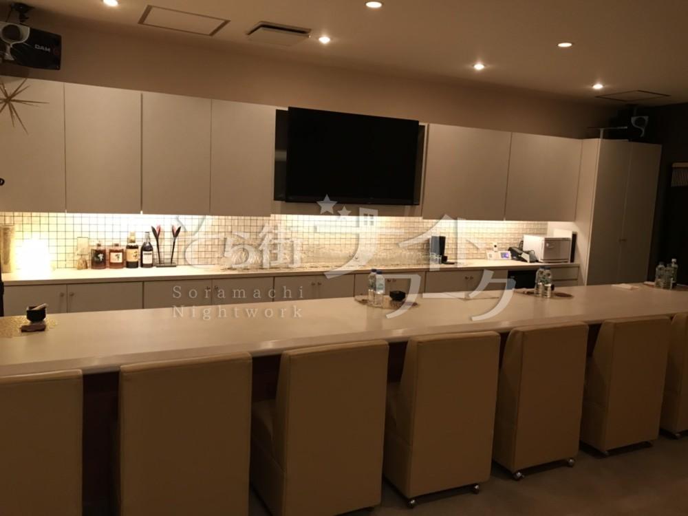【スナック】Avancée（アヴァンセ）岡山県岡山市北区中央町9-10　TM22ビル4F